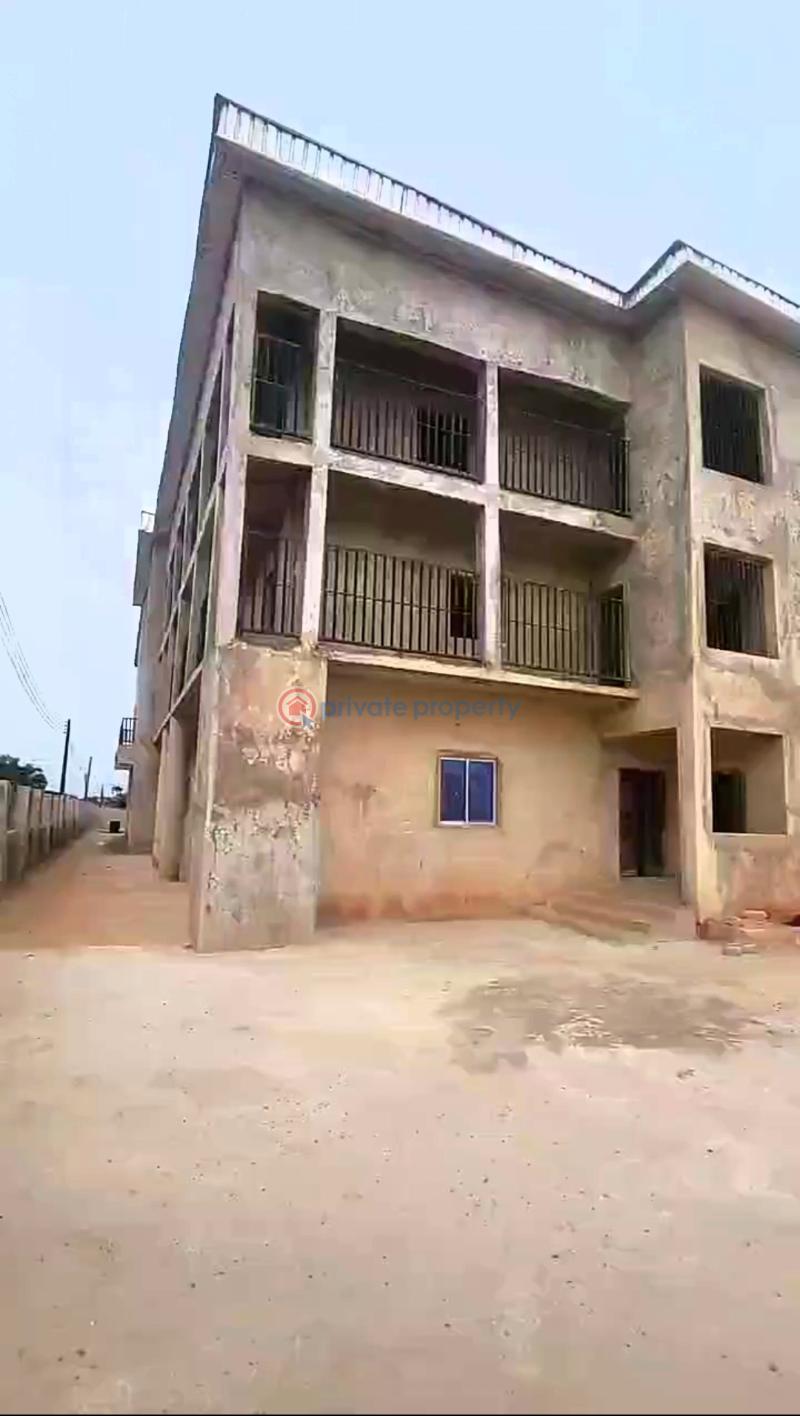Mall/Complex/Plaza For Sale Peanut Road, Off Sapele Road, Benin City. Benin Edo - 0