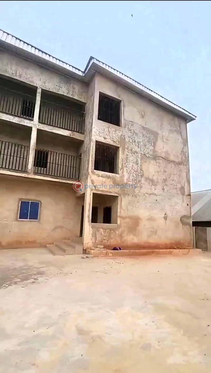 Mall/Complex/Plaza For Sale Peanut Road, Off Sapele Road, Benin City. Benin Edo - 1