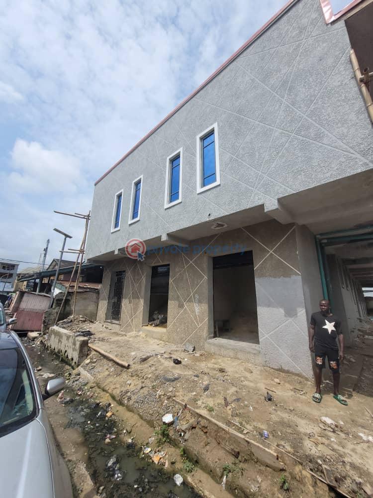 2 bedroom Flat & Apartment For Sale Surulere Lagos
