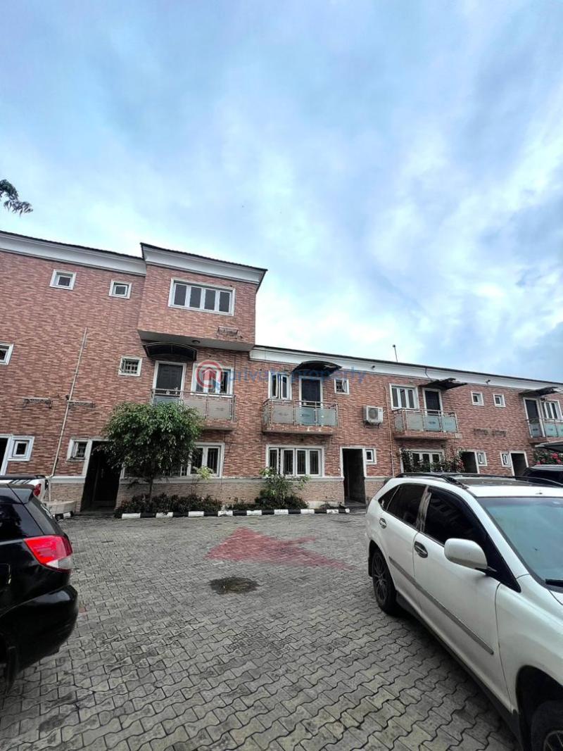 3 bed terrace + bq • - 16 3 bedroom Terrace For Rent Lekki Phase 1 Lagos - 16