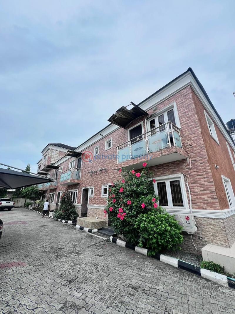 3 bed terrace + bq • - 17 3 bedroom Terrace For Rent Lekki Phase 1 Lagos - 17