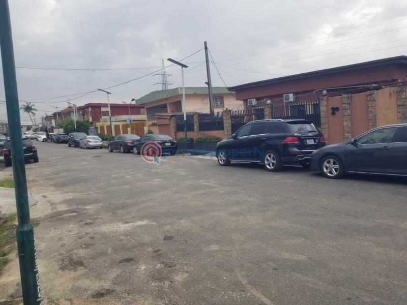 5 bedroom Detached Bungalow For Sale Williams Estate Off Census Rd By Fountain School Surulere Lagos - 1