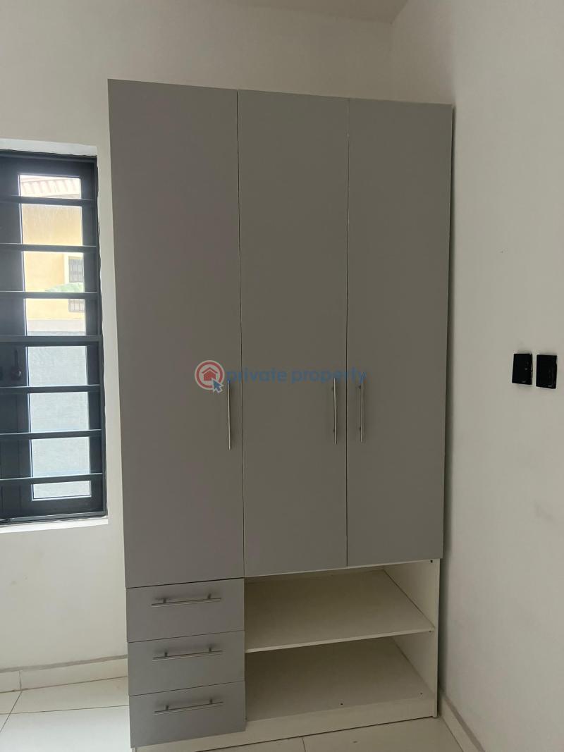 3 bedroom apartment - 1 3 bedroom Shared Apartment For Sale Magodo Gra Phrase 1 Magodo Kosofe/Ikosi Lagos - 1