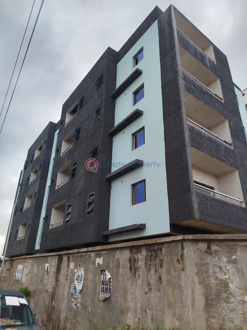 3 bedroom Block Of Flats For Sale Alagomeji Yaba Lagos - 4