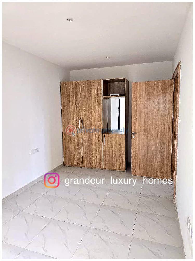 3 bedroom Shared Apartment For Sale Cove Towers Behind House On The Rock Ikate Elegushi Lekki Lagos - 1