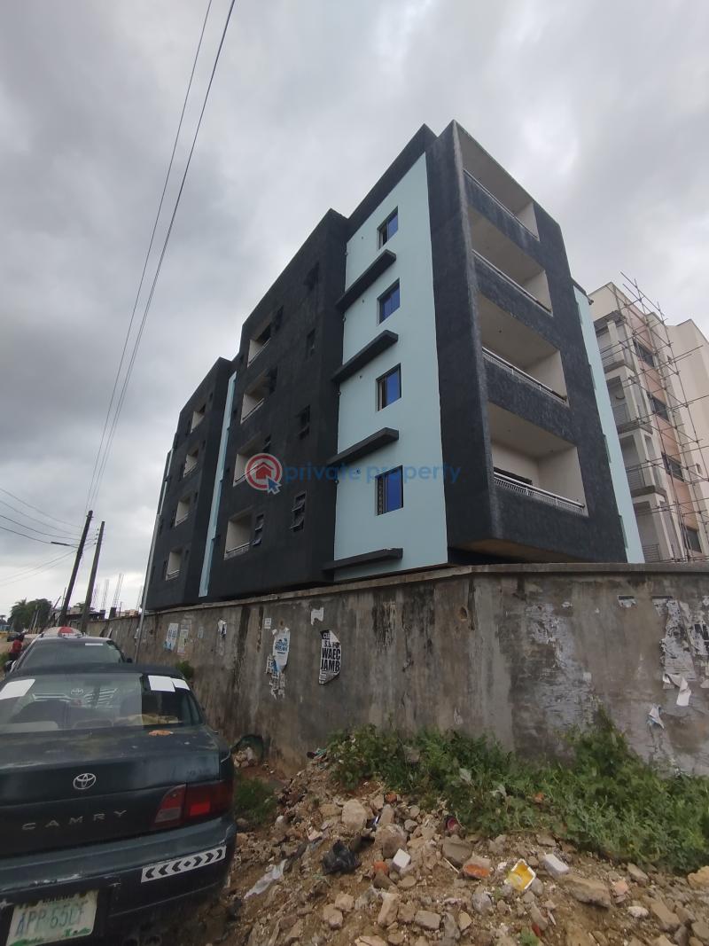 3 bedroom Block Of Flats For Sale Alagomeji Yaba Lagos - 3