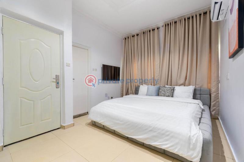 3 bedroom apartment - 8 3 bedroom Block Of Flats Short let Lekki Phase 1 Lagos - 8