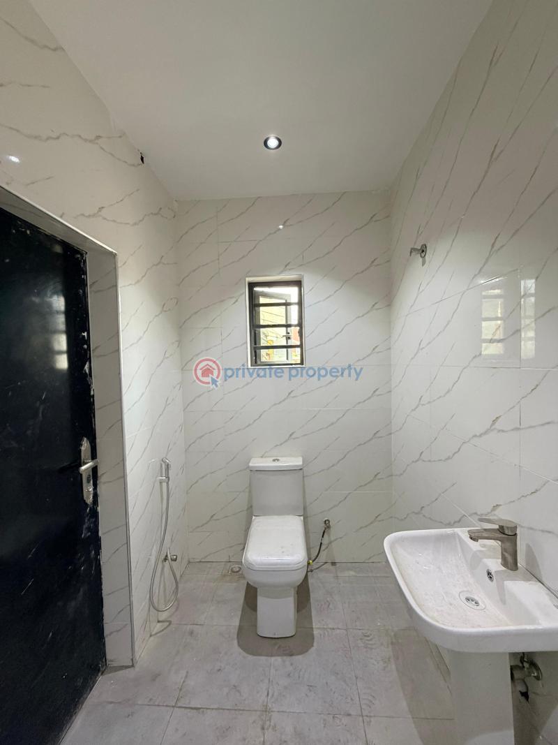 3 bedroom Flat & Apartment For Sale Gbagada Lagos - 3