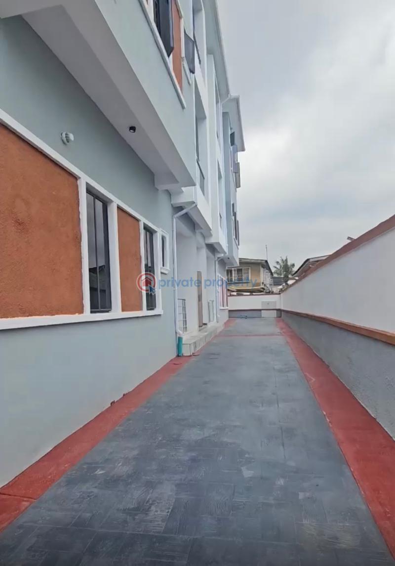 3 bedroom Block Of Flats For Sale Adeniran Ogunsanya Surulere Lagos - 10