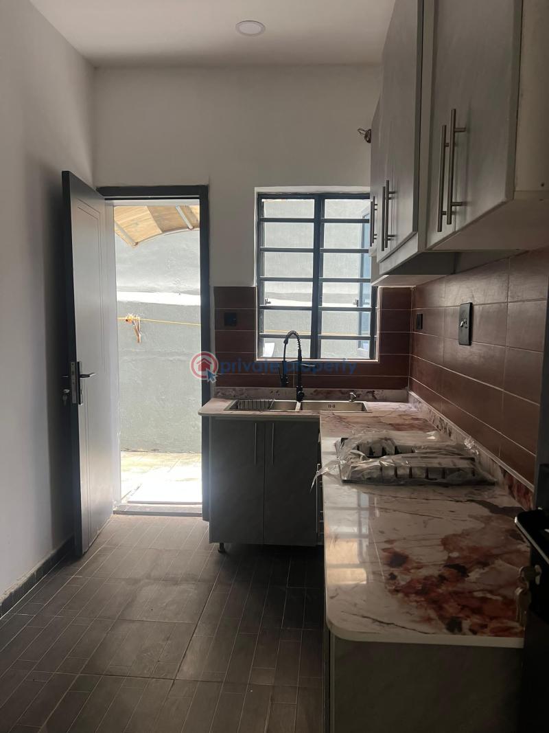 3 bedroom apartment - 9 3 bedroom Shared Apartment For Sale Magodo Gra Phrase 1 Magodo Kosofe/Ikosi Lagos - 9