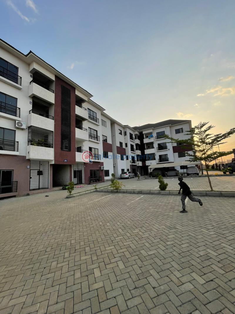 3 bedroom Flat & Apartment For Sale Jahi Abuja Phase 2  - 9