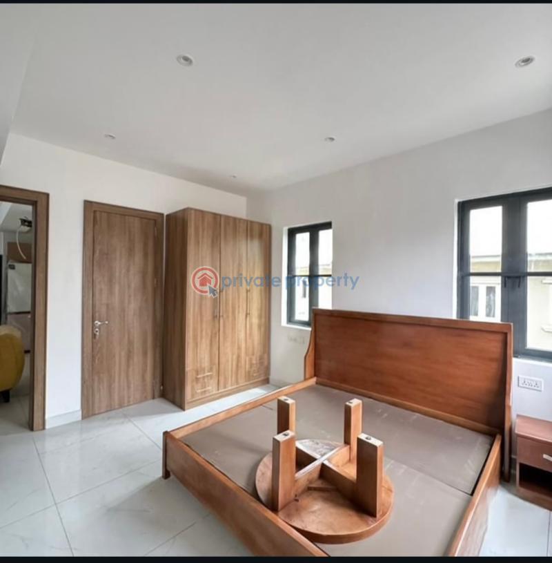3 bedroom Block Of Flats For Sale Yaba Lagos - 8