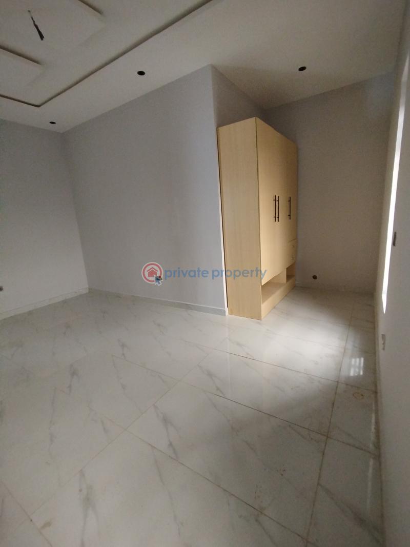 3 bedroom Block Of Flats For Sale Mende Maryland Lagos - 0