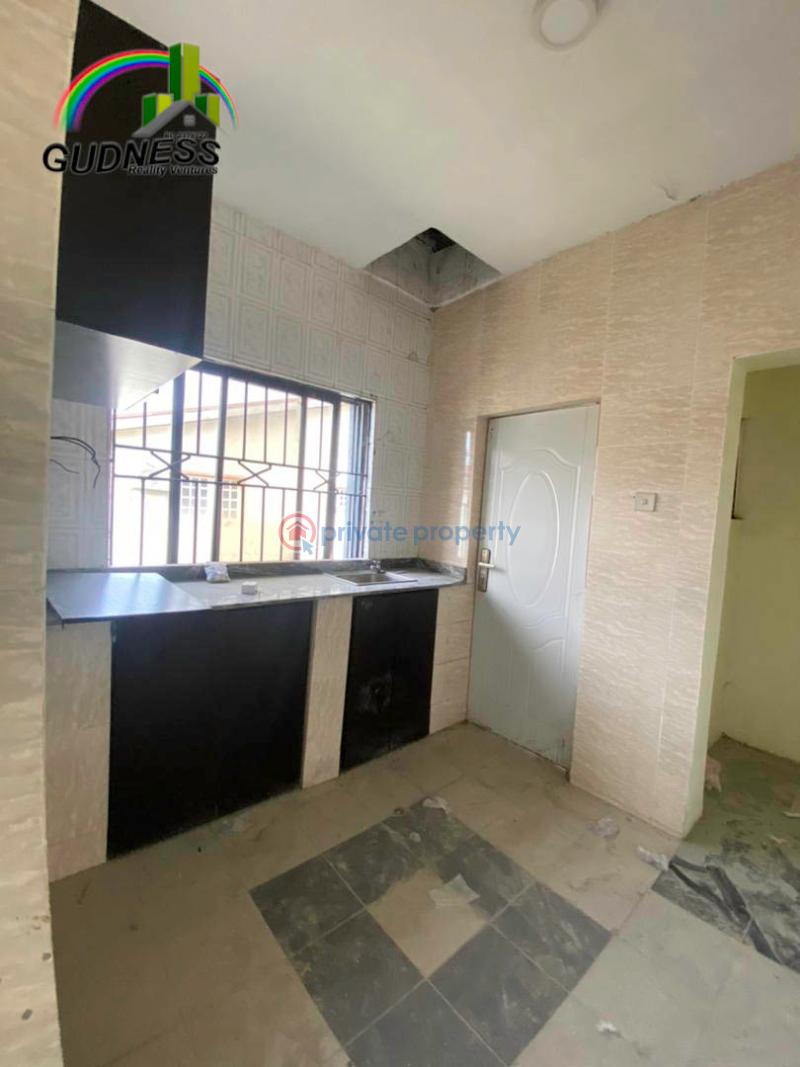 3 bedroom Flat & Apartment For Rent Thomas Estate Ajah Lagos - 1