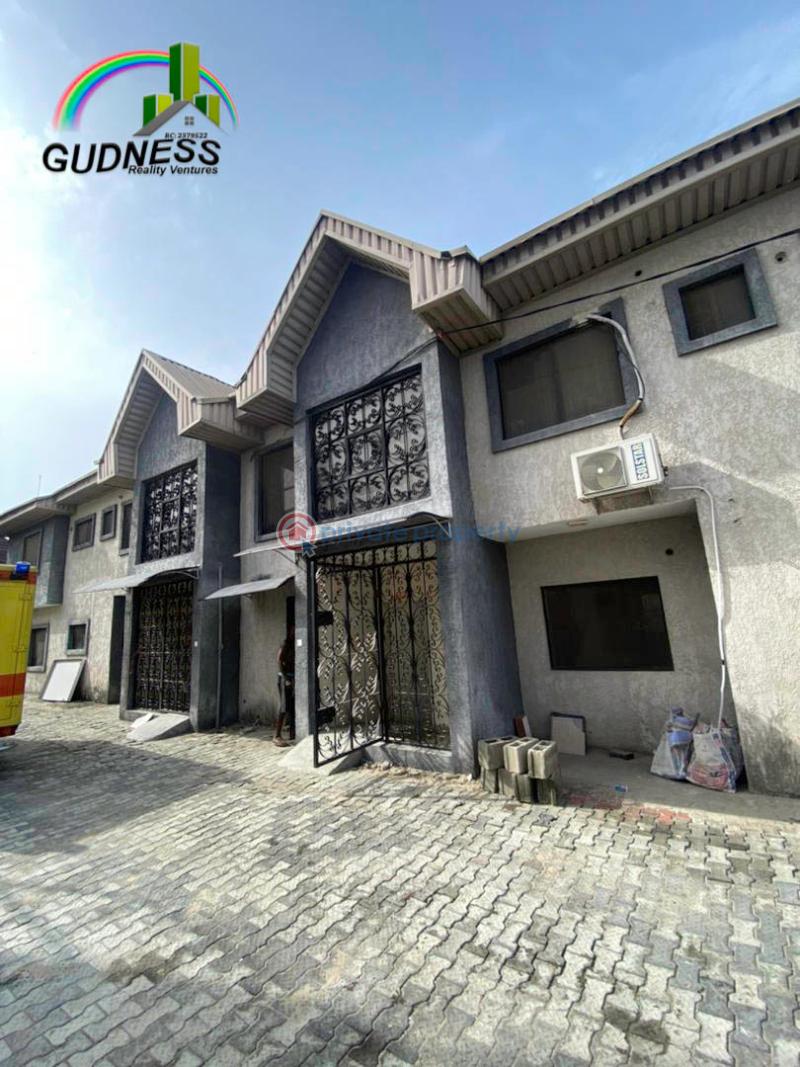 3 bedroom Flat & Apartment For Rent Thomas Estate Ajah Lagos - 0