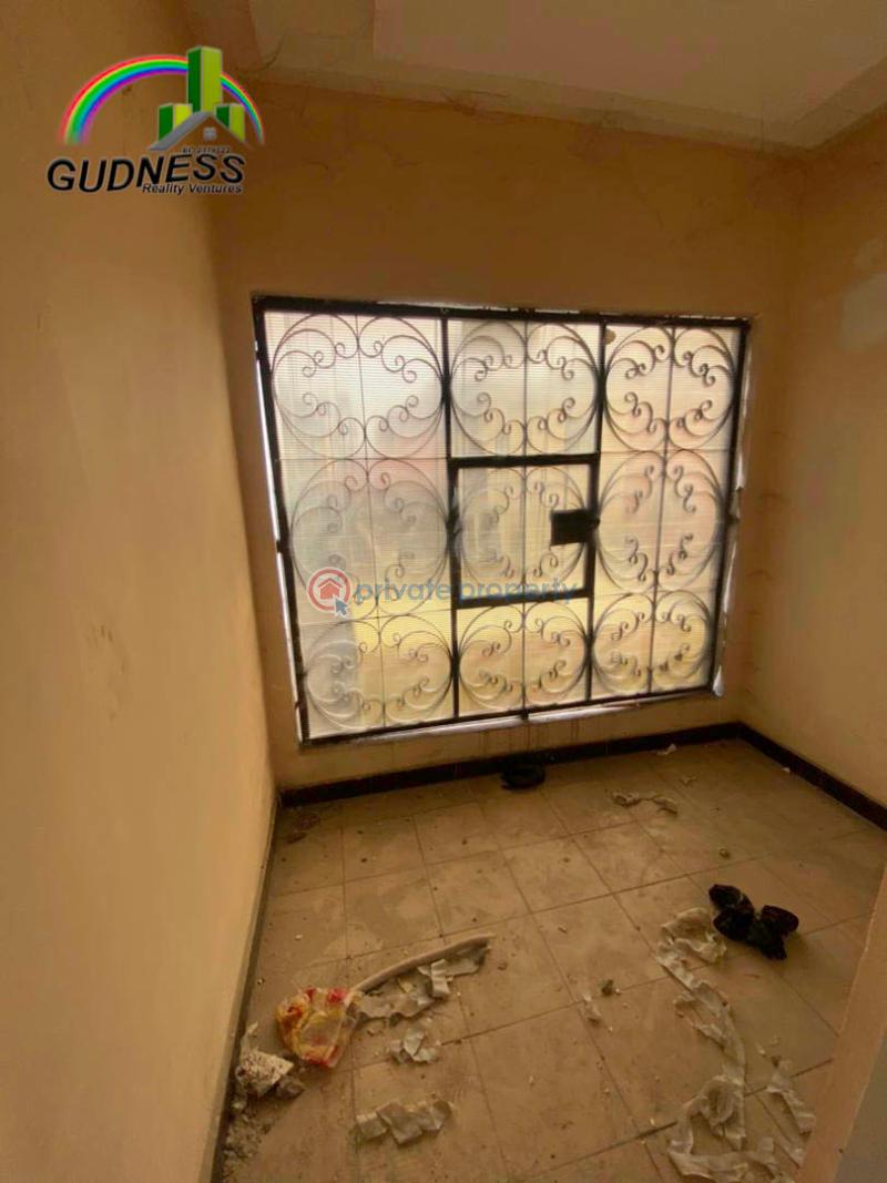 3 bedroom Flat & Apartment For Rent Thomas Estate Ajah Lagos - 4