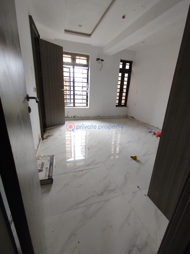 3 bedroom Block Of Flats For Sale Maryland Lagos - 9