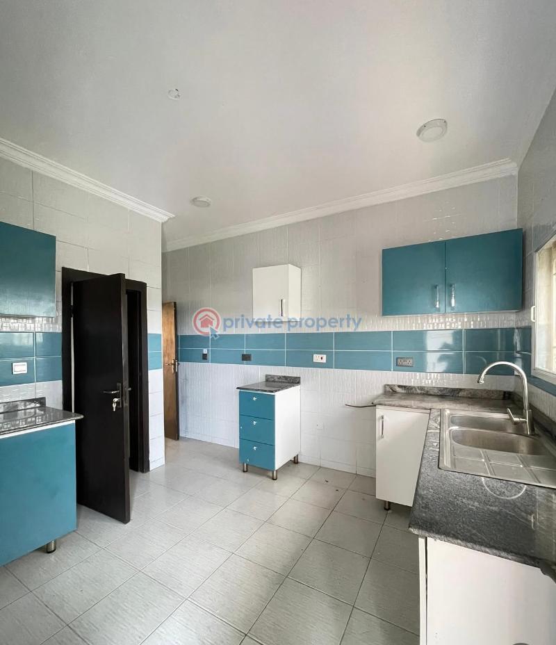 3 bedroom Block Of Flats For Sale Alagomeji Yaba Lagos - 5