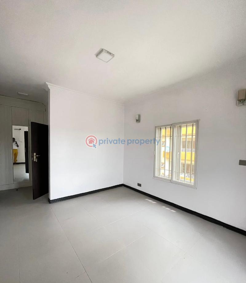 3 bedroom Block Of Flats For Sale Alagomeji Yaba Lagos - 9