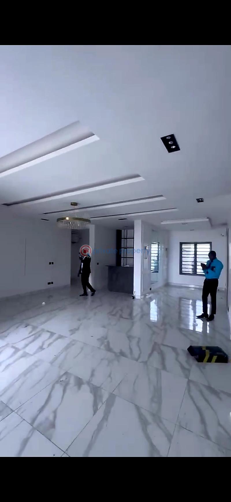 3 bedroom Flat & Apartment For Rent Lekki Phase1 Right Side/ Qmb Mart Road. Lekki Phase 1 Lagos - 3