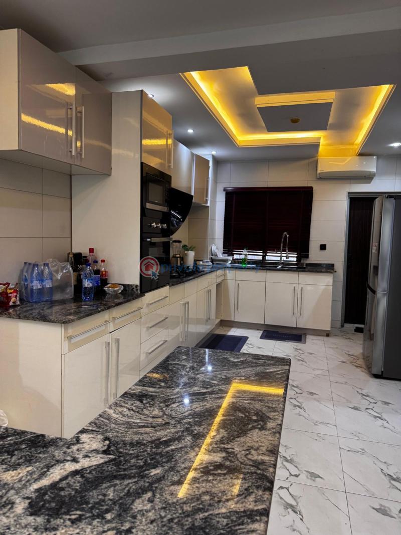 3 bedroom Flat & Apartment For Rent Victoria Island Lagos - 1