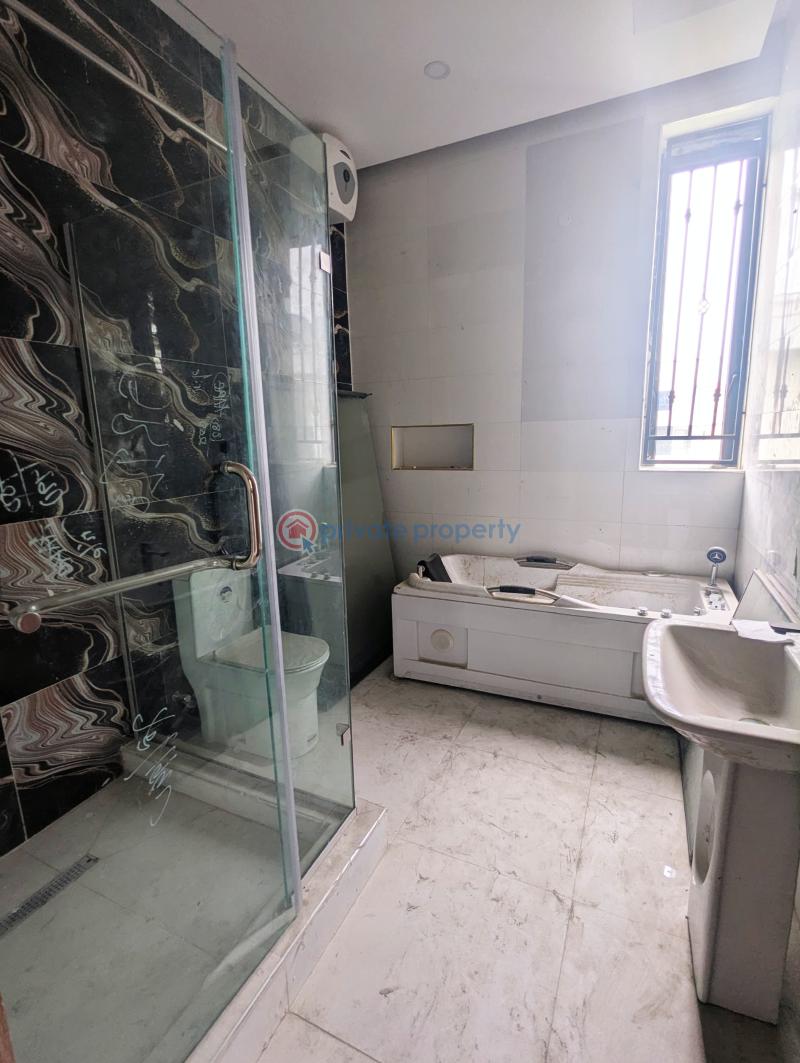 3 bedroom Flat & Apartment For Sale Seagate Estate Spar Road Ikate Elegushi Lekki Lagos - 2