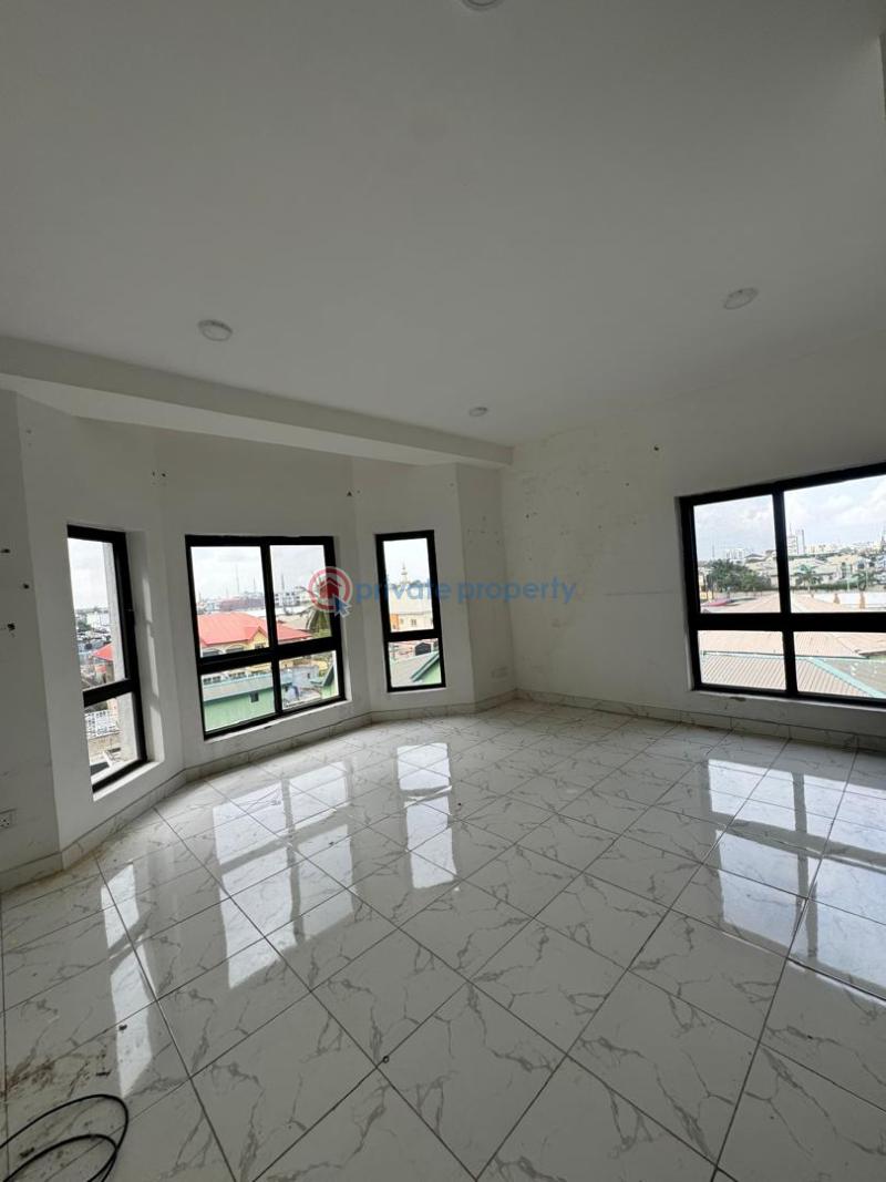 3 bedroom Flat & Apartment For Rent Lekki Phase 1 Lagos - 2