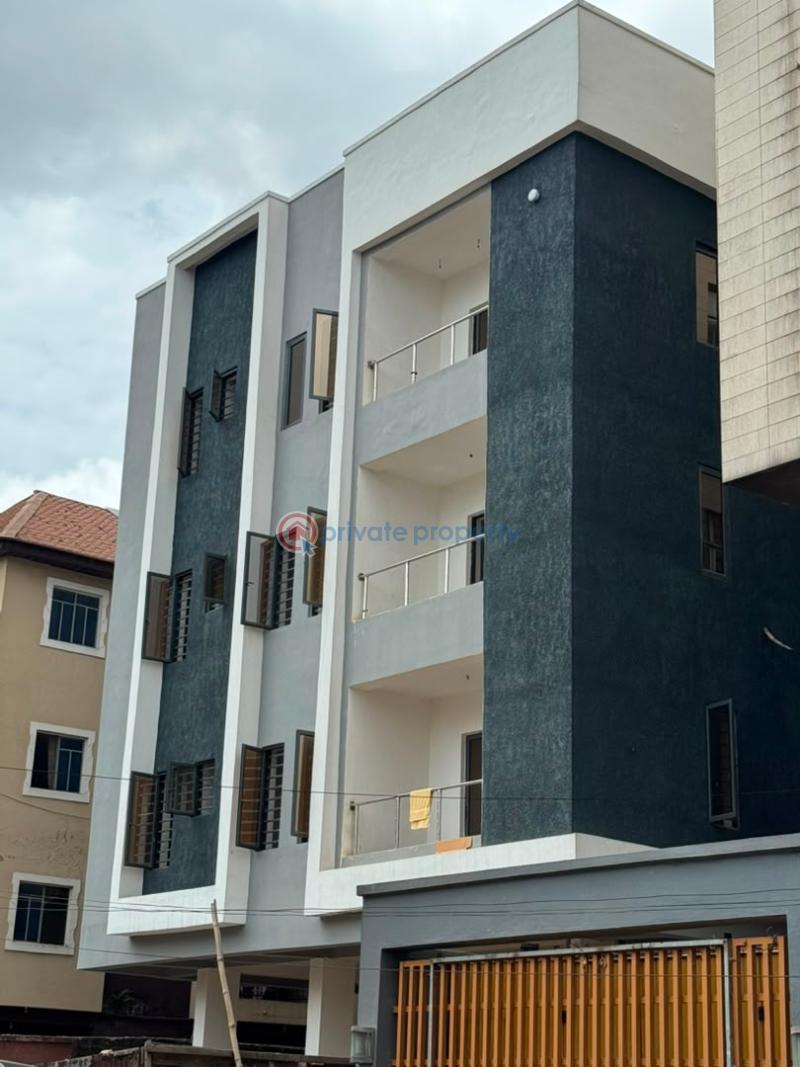 3 bedroom Block Of Flats For Sale Yaba Lagos - 4