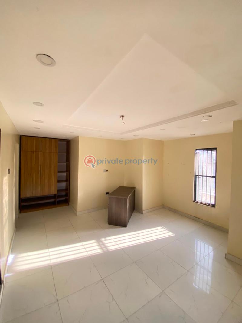 3 bedroom Block Of Flats For Rent Ilasan Lekki Lagos - 10