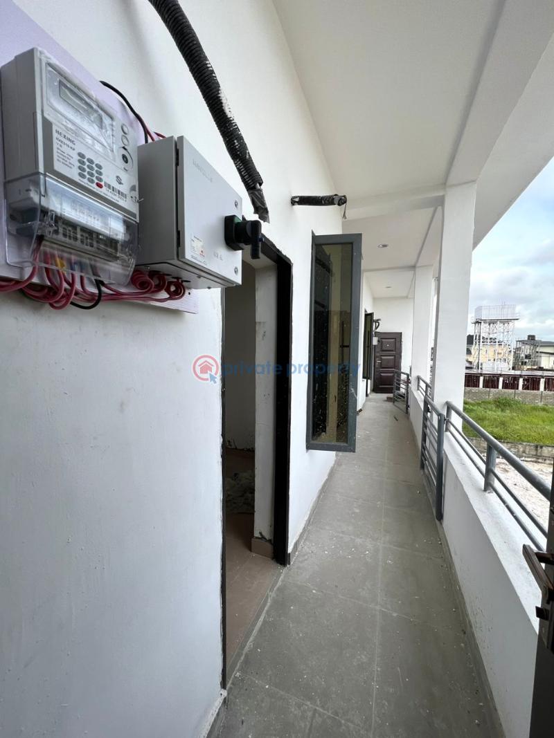 3 bedroom apartment with swimming pool - 8 3 bedroom Flat & Apartment For Sale Osapa London Lekki Lagos - 8