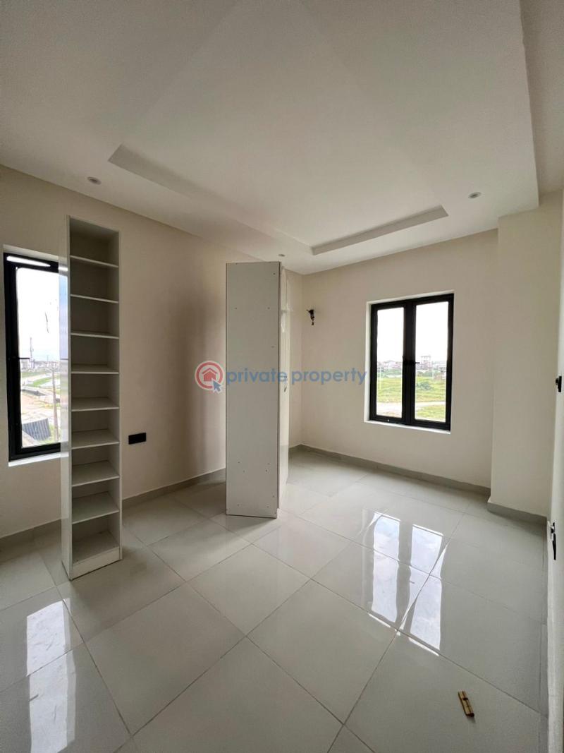 3 bedroom apartment with swimming pool - 10 3 bedroom Flat & Apartment For Sale Osapa London Lekki Lagos - 10