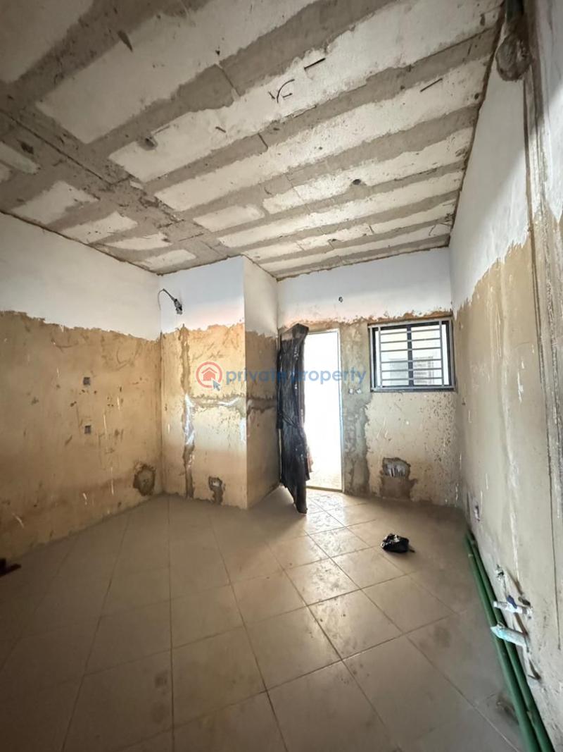 3 bedroom Block Of Flats For Sale Akoka Yaba Lagos - 2