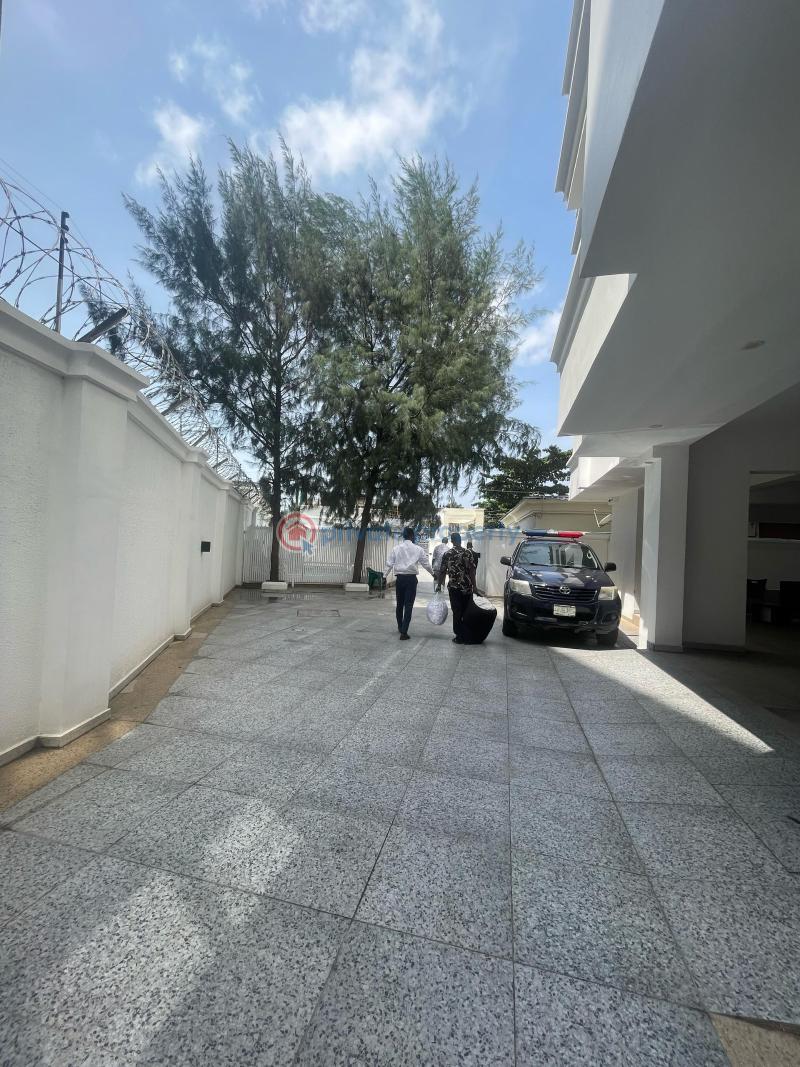 3 bedroom Block Of Flats For Rent Ikoyi Lagos - 9