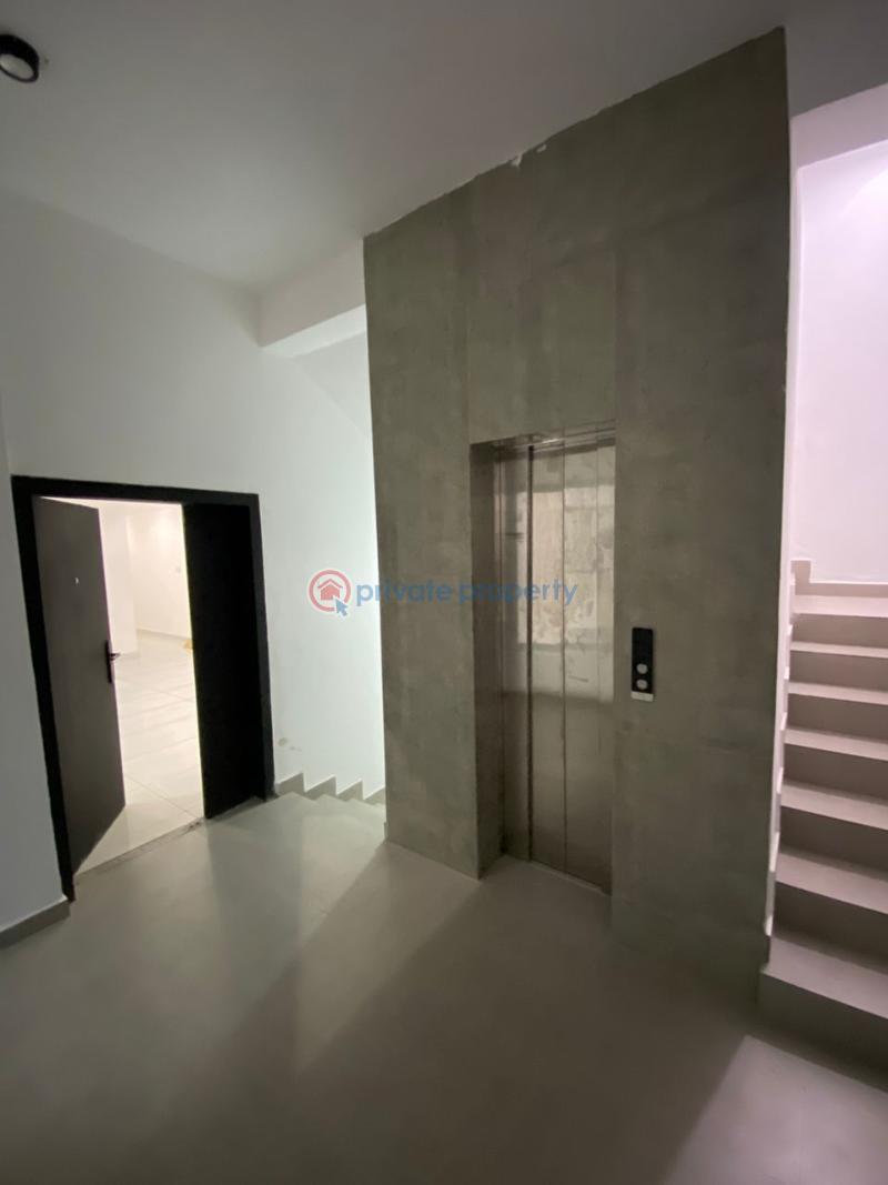 3 bedroom apartments with swimming pool, elevator and a rooftop lounge - 5 3 bedroom Shared Apartment For Sale Lekki Phase 1 Lagos - 5