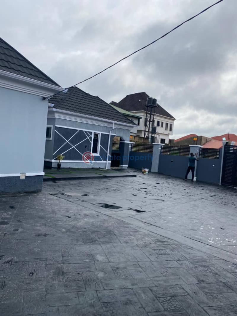 3 bedroom Bungalow For Sale Atere Kasumu, Akala Express Akala Express Ibadan Oyo - 0