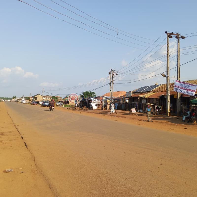 3 bedroom Detached Bungalow For Sale Ogunpade Street, Agugu Area, Lalupon, Iwo Road, Ibadan Iwo Road Ibadan Oyo - 5