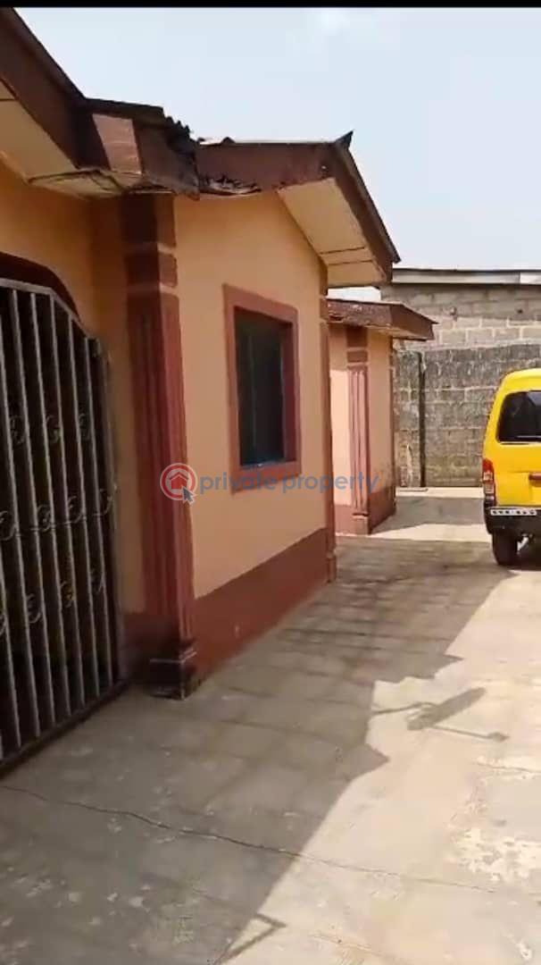 3 bedroom Bungalow For Sale Alimosho Lagos