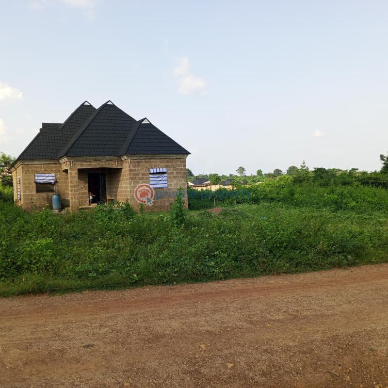 3 bedroom Detached Bungalow For Sale Ogunpade Street, Agugu Area, Lalupon, Iwo Road, Ibadan Iwo Road Ibadan Oyo - 2