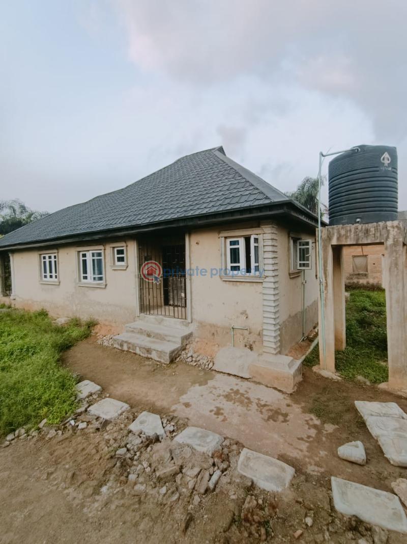 3 bedroom Bungalow For Sale Gsm Bus Stop Parafa Ikorodu Ikorodu Lagos - 1