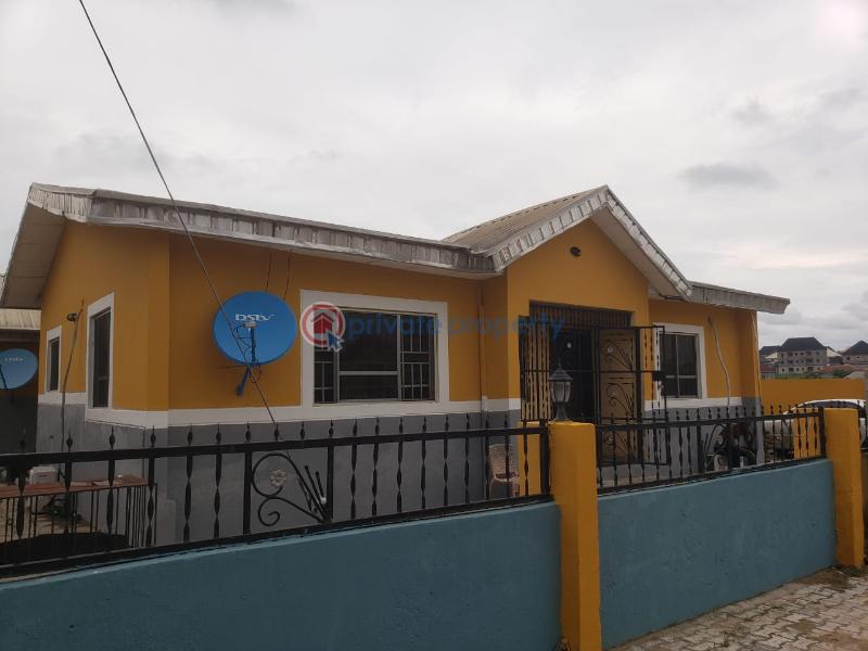 For sale 5 bedroom Bungalow Diamond Estate Igando Ikotun/Igando Lagos (PID 6PATQR) Private