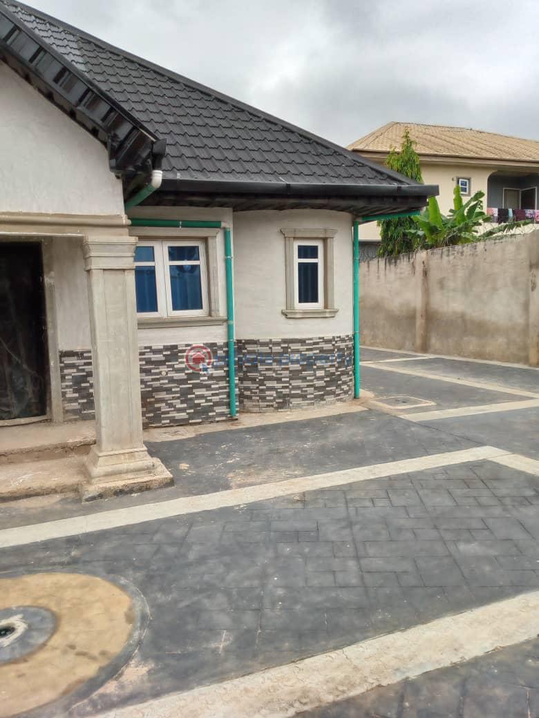For sale 3 bedroom Flat & Apartment Coker Estate Shasha IfakoGbagada Lagos (PID 6PYHYW