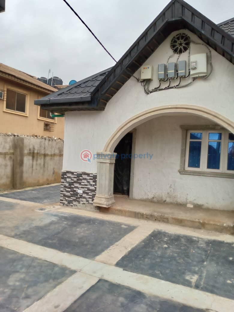For sale 3 bedroom Flat & Apartment Coker Estate Shasha IfakoGbagada Lagos (PID 6PYHYW