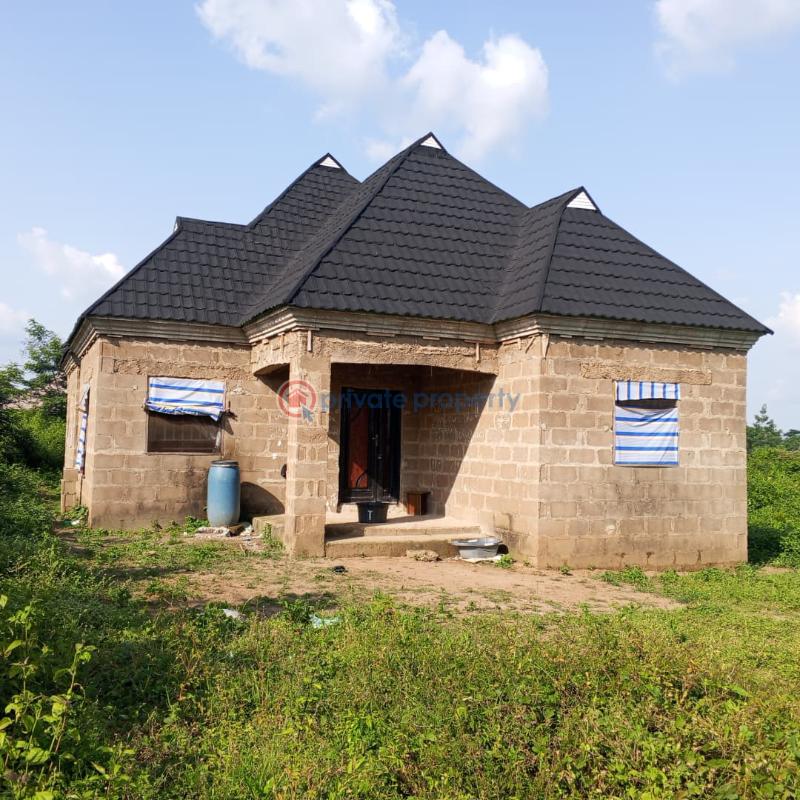 3 bedroom Detached Bungalow For Sale Ogunpade Street, Agugu Area, Lalupon, Iwo Road, Ibadan Iwo Road Ibadan Oyo - 0