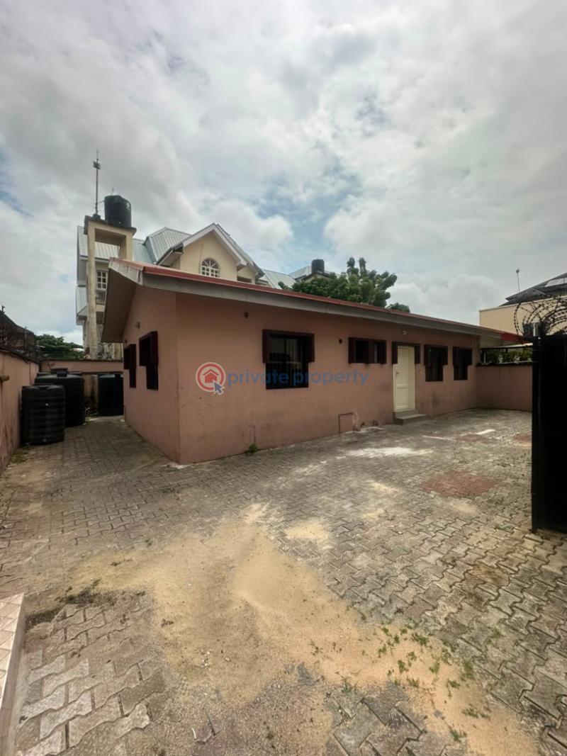 3 bedroom Detached Bungalow For Rent Lekki Phase 1 Lagos - 3