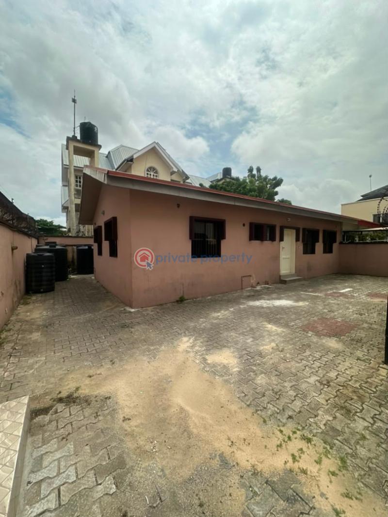 3 bedroom Detached Bungalow For Rent Lekki Phase 1 Lagos - 1
