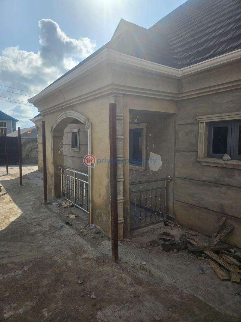 3 bedroom Flat & Apartment For Sale Olakunle Area ,akala Express Akala Express Ibadan Oyo - 7