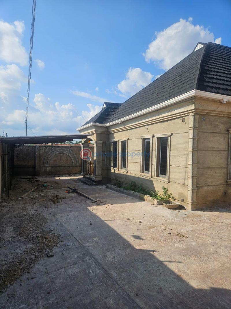 3 bedroom Flat & Apartment For Sale Olakunle Area ,akala Express Akala Express Ibadan Oyo - 3