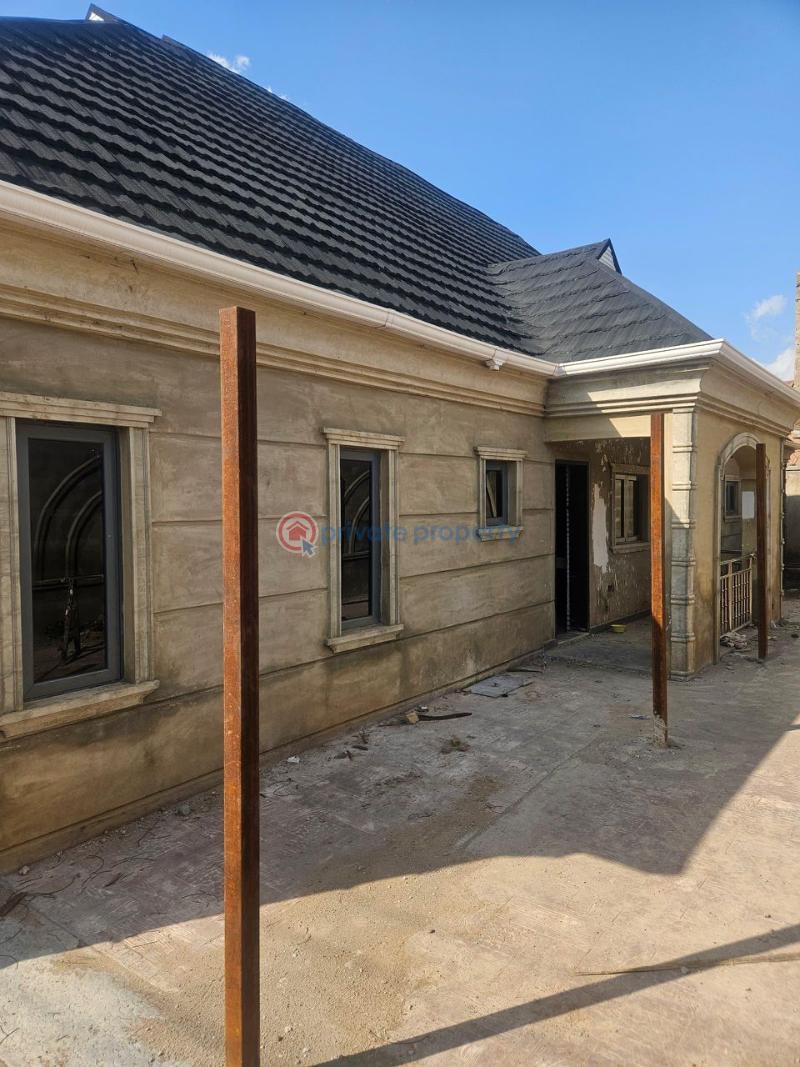 3 bedroom Flat & Apartment For Sale Olakunle Area ,akala Express Akala Express Ibadan Oyo - 9