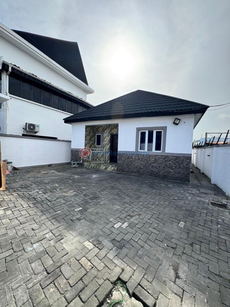 3 bedroom Detached Bungalow For Rent Oniru Victoria Island Lagos - 2