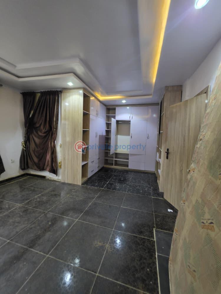 3 bedroom Detached Bungalow For Sale Adekola Iyanagbala, After Airport, Ibadan Ibadan Oyo - 17